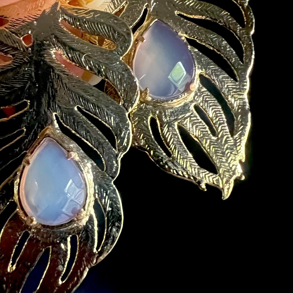 Kendra Scott Vintage feather earrings in gold